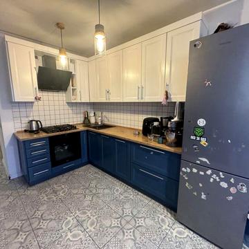 Продаж квартири на вул. Білогірська