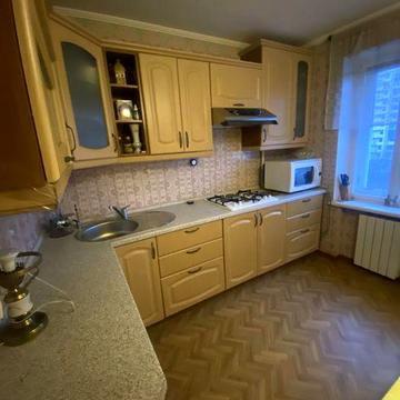 Двокімнатна квартира на Фурманова. Можна з маленькою тваринкою.