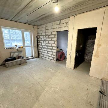 Продам 2к квартиру з частковим чорновим ремонтом в Бучі! Є газ!