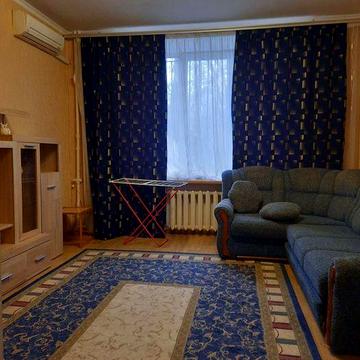 Сдам 3-ую квартиру сталинка 75м Французский бульвар 12т газ длительно