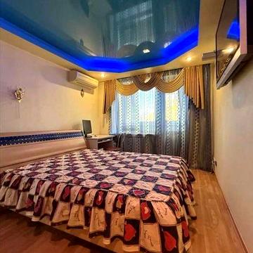 Здається простора 3-кімнатна квартира , шосе Донецьке 114