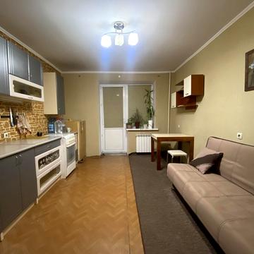 Братиславська вул., 7