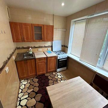 Сдам 1-но.ком.кв. метро 10 минут ходьбы. Милютенка 11