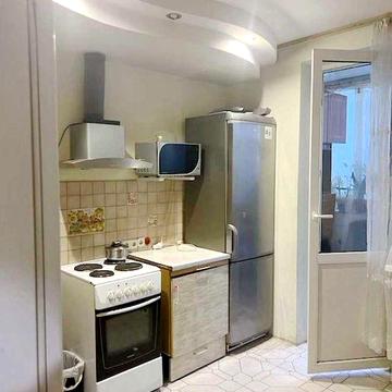 Пр-т Григоиенко 7 б. ТЁПЛАЯ , УЮТНАЯ КВАРТИРА