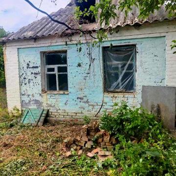 Продам земельну ділянку з старою хатою у центрі диканьки