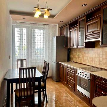 Оренда 1-к квартири на вул. Панча Петра