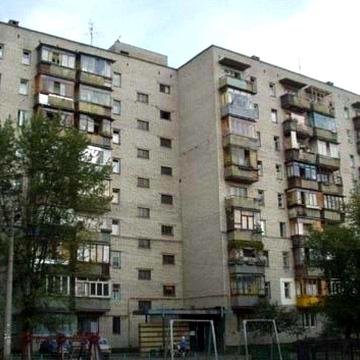 Ялтинская 9 а, Дарницький рн, продаж 1к квартири  під ремонт