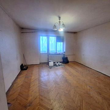 Квартира в центрі 2км. під ремонт