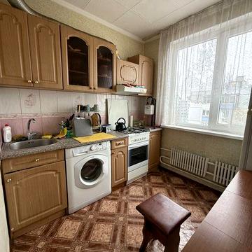 Продам 1 комнатную квартиру первый дом метро Героев Труда