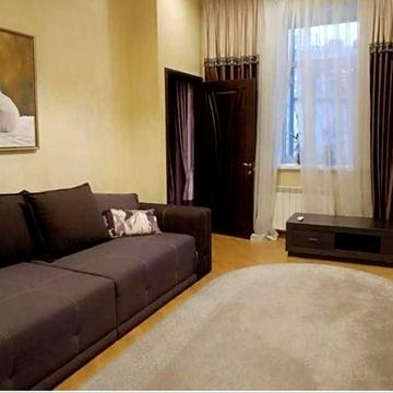 Подається 2 кімнатна квартира в центрі Києва!