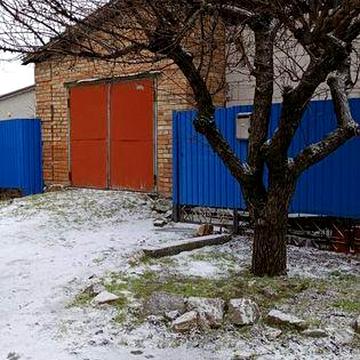 Продам половину будинку