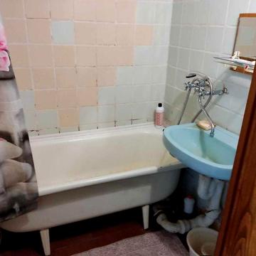 Продається двухкімнатна квартира "Нива-"Голівуд"