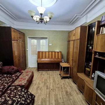 Продається однокімнатна квартира, вул. Віктора Чміленка