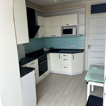 Здам в оренду 2-х кімнатку квартиру від власника.