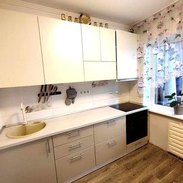 Однокімнатна квартира поруч з метро,  Оболонський пр-т . 31