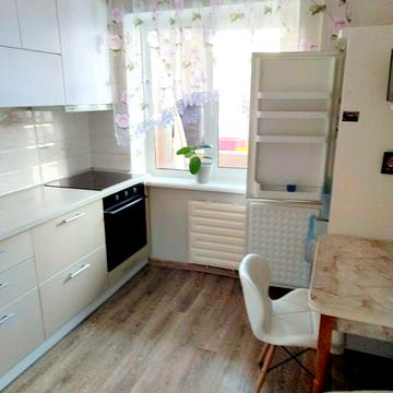 Однокімнатна квартира поруч з метро,  Оболонський пр-т . 31