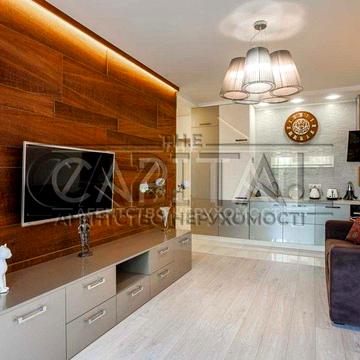 Продаж кварири з ремонтом в центрі, вул. Лаврська 8