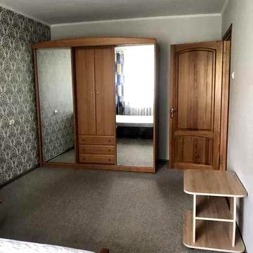 (Власник, 1 кімнатна кв. комунальні враховані)