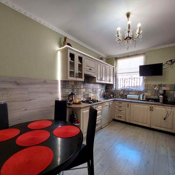 Оренда двоповерхового будинку центр міста Дрогобич