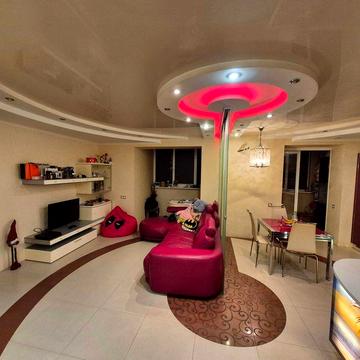 Подам 2комнатную квартиру . Метро Палац Спорта.