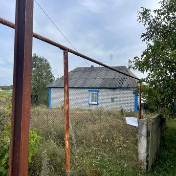 Продається будинок з літньою кхнею сараями та дровітником