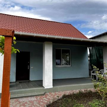 Будинок з ремонтом в Червоному Хуторі