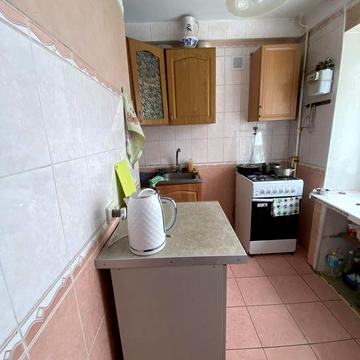 Продається 3-кімнатна квартира по вул. Кубанської України 33