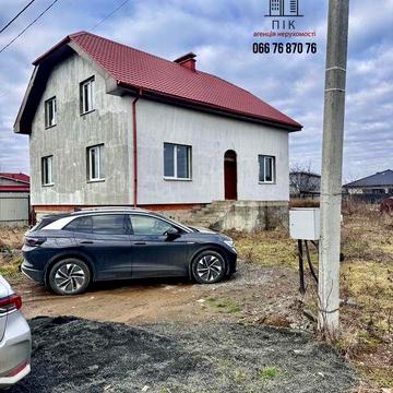 Просторий будинок в мкрн Табла