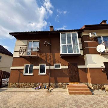 Чорновола вул., 8