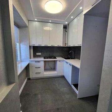 Продаж 2 кімнатної на 2 поверсі