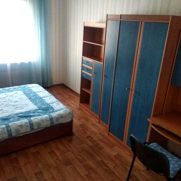 м.Васильківська  ОРЕНДА  2-ї кв. Вул. Максимовича 7. Є бомбосховище.