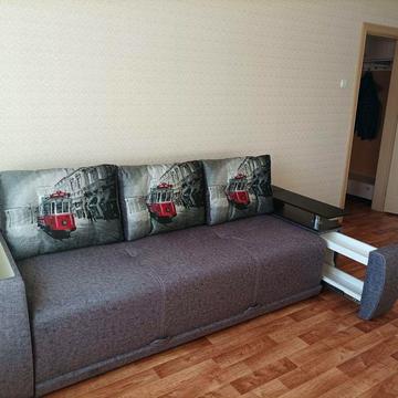 м.Васильківська  ОРЕНДА  2-ї кв. Вул. Максимовича 7. Є бомбосховище.