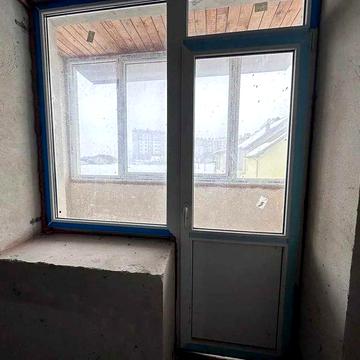 Простора 3-кімнатна квартира в обжитому будинку