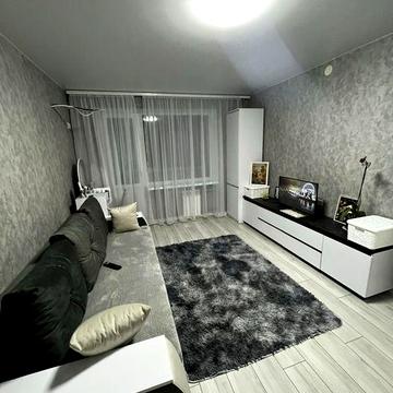 Сдам квартиру с ремонтгм на Коммунаре!