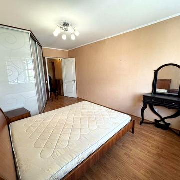 Оренда 2к квартири прЦентральний 74