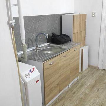 Хозяин.Продам жилком без комиссии, после ремонта.