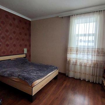 Продам 2-кімнатну квартиру. Вул.Дорошенка,12.