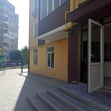 Оренда 2х кімнатної в новому будинку.