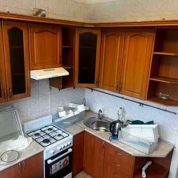 Двухкомнатная, "Сталинка", Севастопольская пл. 60000$.