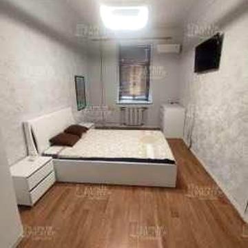 Продам 4 кімн. кв-ру в центрі вул. Сумська 63