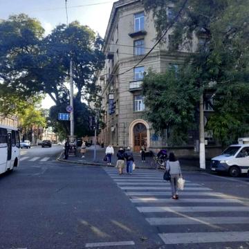 Канатна вул., 42