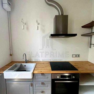 Івана Світличного вул. (Петровського), 4