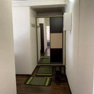 Здається 1-но кім.кв для сімейної пари або для однієї людин Івасюка 7а