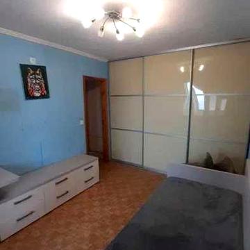 Продам 2к квартиру ХТЗ Индустриальная  улучшенная планировка