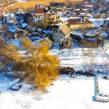 Будинок на березі річки Омелянівка.