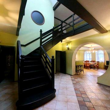 Оренда 3- квартири, Костянтинівська 10. Світло не відключають.