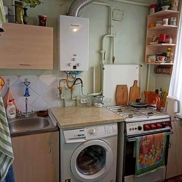 Продаю 2 к/к, ул. Космонавтов р-н. стройрынка.