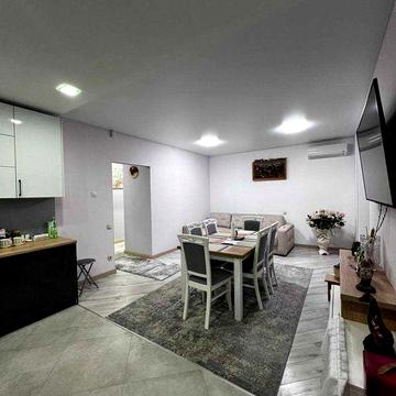 Оренда 2-кімнатної квартири з великою кухнею-студією на Сихові