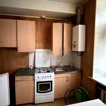 Продам квартиру 2 ком,  метро Защитников Украины