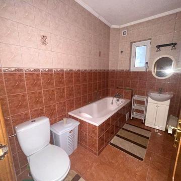 Здається будинок